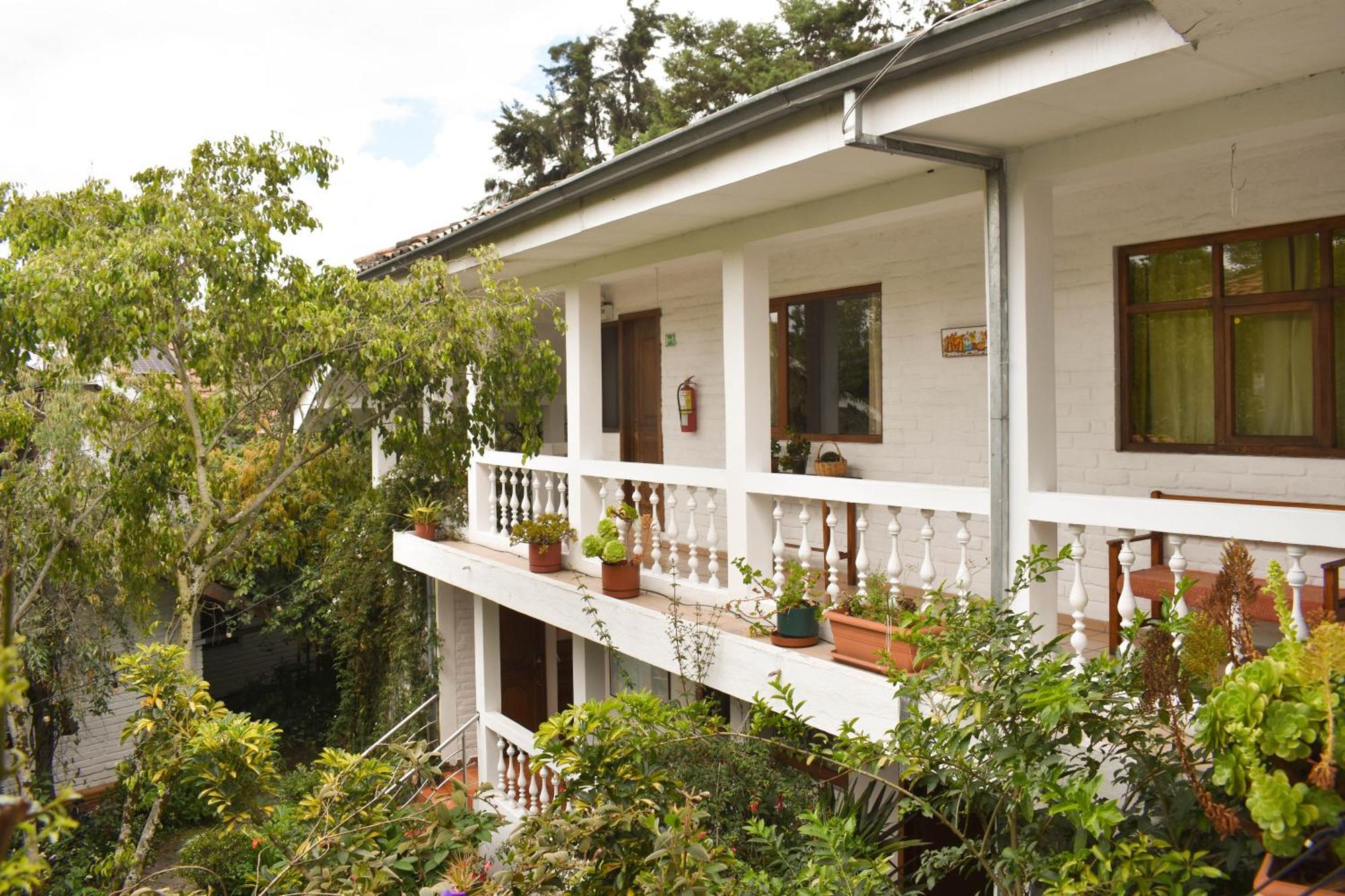 Apartamentos Otorongo Cuenca Ecuador Екстериор снимка
